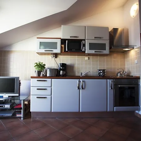 Penthouse Paulina - Large Sunny Terrace - Seaview - 250m To And Restaurants - Free Parking - And Ciovo - 15 Minutes To Airport