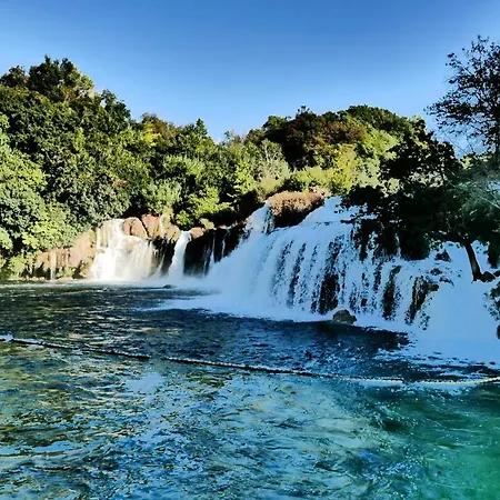 Penthouse Paulina - Large Sunny Terrace - Seaview - 250m To And Restaurants - Free Parking - And Ciovo - 15 Minutes To Airport Διαμέρισμα