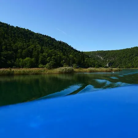 Penthouse Paulina - Large Sunny Terrace - Seaview - 250m To And Restaurants - Free Parking - And Ciovo - 15 Minutes To Airport Διαμέρισμα Τρογκίρ