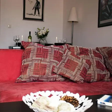 Daire Penthouse Paulina - Large Sunny Terrace - Seaview - 250m To And Restaurants - Free Parking - And Ciovo - 15 Minutes To Airport