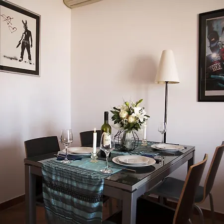 Daire Penthouse Paulina - Large Sunny Terrace - Seaview - 250m To And Restaurants - Free Parking - And Ciovo - 15 Minutes To Airport
