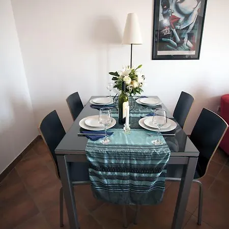 Daire Penthouse Paulina - Large Sunny Terrace - Seaview - 250m To And Restaurants - Free Parking - And Ciovo - 15 Minutes To Airport Trogir